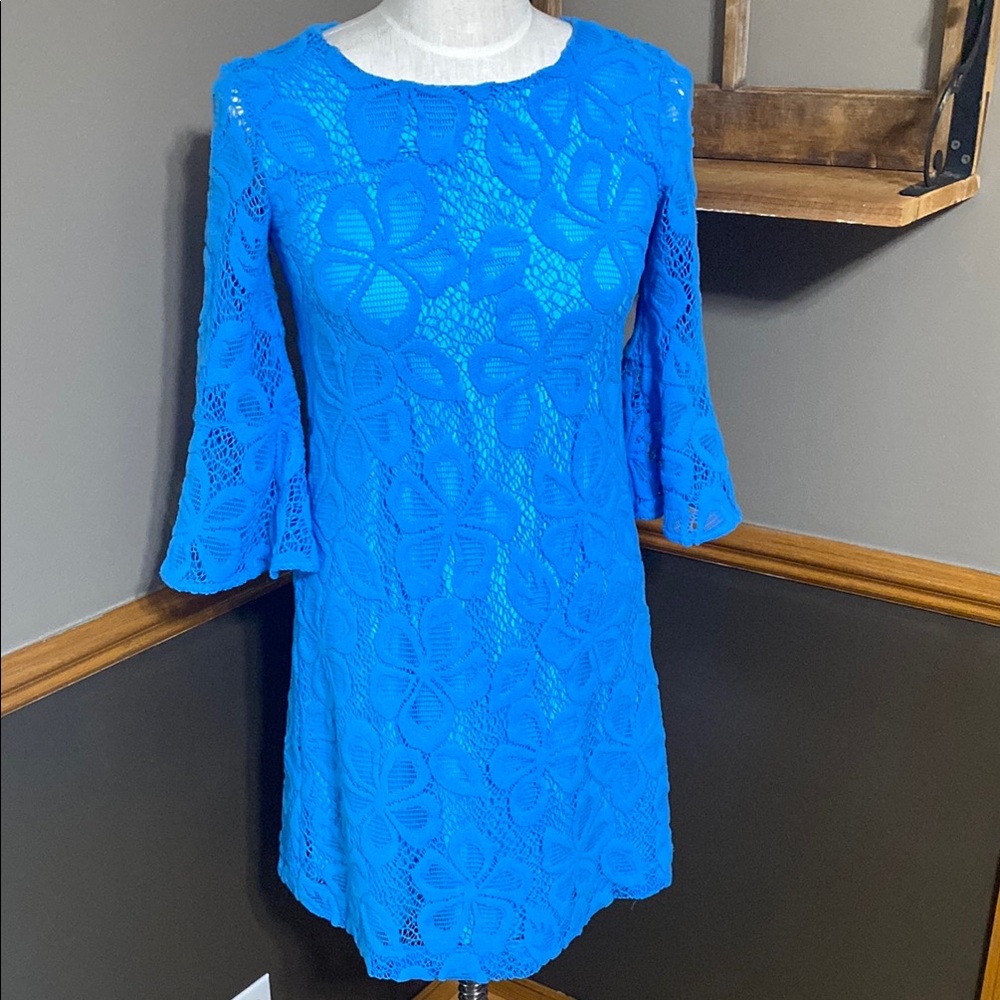 Lilly Pulitzer Spring Fling blue Lace swing dress with bell sleeves size XS